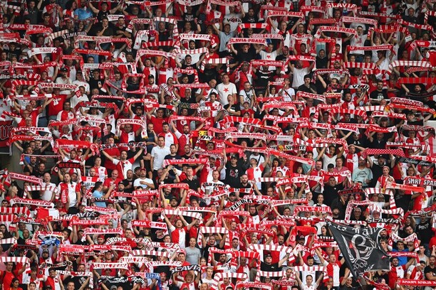 Sk Slavia Praha - SK Slavia Praha