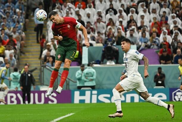 Cristiano Ronaldo se hlásil o gól proti Uruguayi, míč však podle technologie Adidasu netečoval - Profimedia