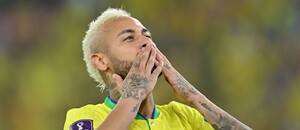 Neymar se v osmifinále vrátil na hřiště