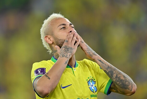 Neymar se v osmifinále vrátil na hřiště