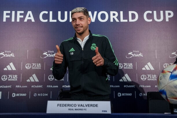 Federico Valverde na tiskové konferenci před MS klubů