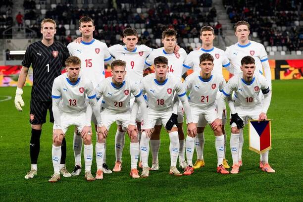 Česká reprezentace do 21 let před zápasem s Portugalskem