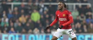 Aaron Wan-Bissaka v utkání Manchesteru United proti Newcastlu United