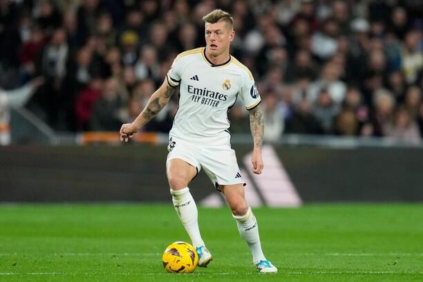 toni-kroos-v-utkn-proti-giron.jpg