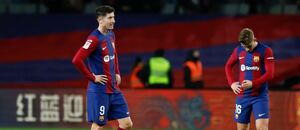 Robert Lewandovski a Fermín Lopéz v utkání s Granadou Robert Lewandovski a Fermín Lopéz v utkání s Granadou