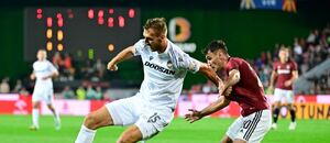 Tomáš Chorý a Qazim Laci během podzimního duelu na Letné Tomáš Chorý a Qazim Laci během podzimního duelu na Letné