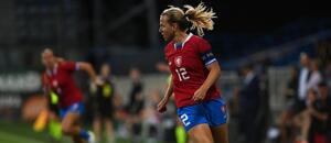 Klára Cahynová, kapitánka české reprezentace žen v utkání proti Severnímu Irsku Klára Cahynová, kapitánka české reprezentace žen v utkání proti Severnímu Irsku
