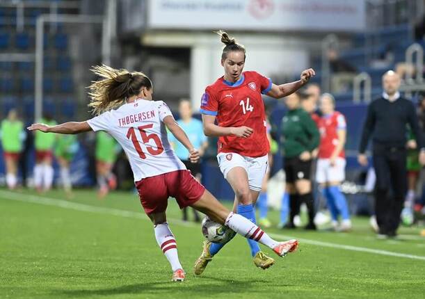 Frederikke Thogersenová proti Michaele Khýrové