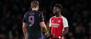 Harry Kane (Bayern) v rozhovoru s Bukayo Sakou (Arsenal) Harry Kane (Bayern) v rozhovoru s Bukayo Sakou (Arsenal)