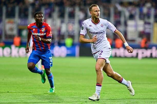 Ibrahim Traoré (Plzeň) a Antonín Barák (Fiorentina) v utkání EKL