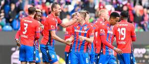 Fotbalisté Plzně se radují z gólu do sítě Zlína Fotbalisté Plzně se radují z gólu do sítě Zlína