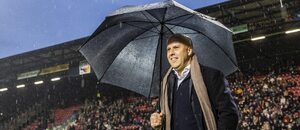 Arne Slot se přesune do deštivé Anglie, budou na něj na Anfieldu padat kapky štěstí? Arne Slot se přesune do deštivé Anglie, budou na něj na Anfieldu padat kapky štěstí?