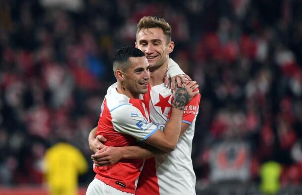 Nicolae Stanciu a Jan Kuchta v dresu Slavie