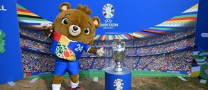 Maskotem pro EURO 2024 je medvídek Albert