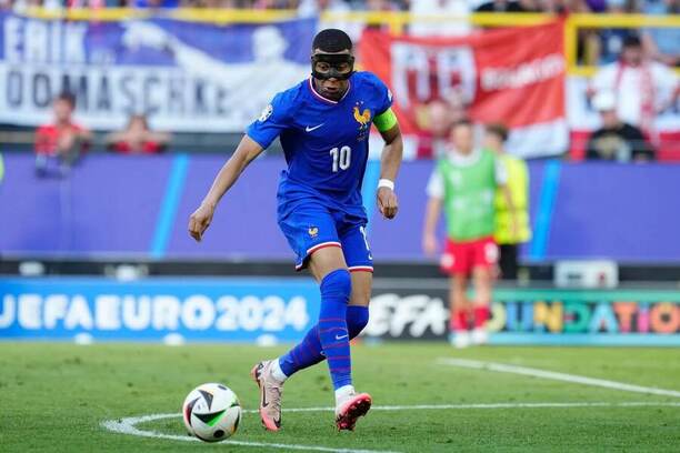 Kylian Mbappé v zápase proti Polsku