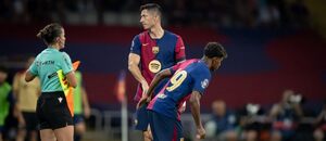 Lamine Yamal a Robert Lewandowski během letní přípravy 2024 Lamine Yamal a Robert Lewandowski během letní přípravy 2024