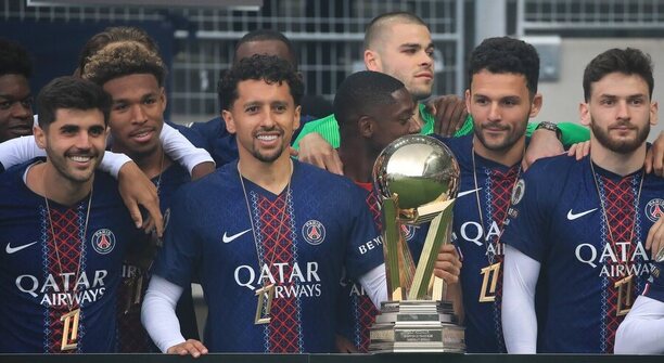 Fotbalisté PSG slaví titul