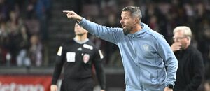 Trenér Brna Jaroslav Hynek během zápasu 3. kola MOL Cupu se Spartou Trenér Brna Jaroslav Hynek během zápasu 3. kola MOL Cupu se Spartou