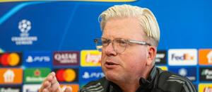 Lars Friis na tiskové konferenci před utkáním 4. kola Ligy mistrů Lars Friis na tiskové konferenci před utkáním 4. kola Ligy mistrů