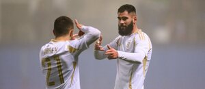Elias Cobbaut a Jakub Pešek se radují z gólu v Mladé Boleslavi Elias Cobbaut a Jakub Pešek se radují z gólu v Mladé Boleslavi
