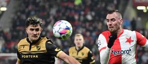 Matěj Chaluš z Ostravy a Tomáš Chorý ze Slavie, 22. kolo Chance Ligy 2024–25