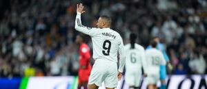Kylian Mbappé přispěl gólem k výhře nad Sevillou Kylian Mbappé přispěl gólem k výhře nad Sevillou