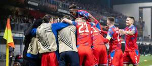 Hráči Plzně se radují z gólu do sítě Manchesteru United, 6. kolo Evropské ligy 2024–25