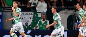Fotbalisté Ferencvárose slaví gól