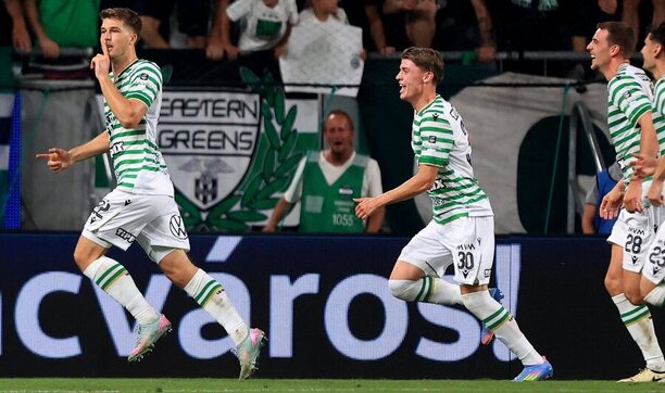 Fotbalisté Ferencvárose slaví gól