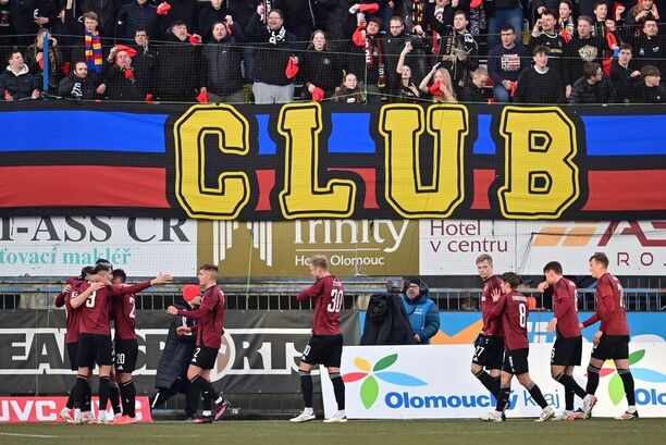 Sparťané se radují z gólu proti Olomouci