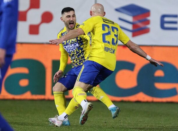 Fotbalisté Zlína slaví branku proti Prostějovu, 17. kolo Chance Národní Ligy 2024–25