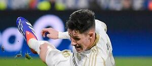 Zápas 13. kola Chance Ligy 2024/25: Na fotce Martin Vitík ze Sparty a plzeňský záložník Lukáš Červ