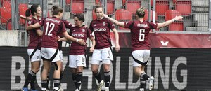 Sparťanky se radují z gólu v derby