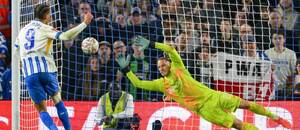 Penaltový rozstřel v utkání Brightonu s Nottinghamem Forest