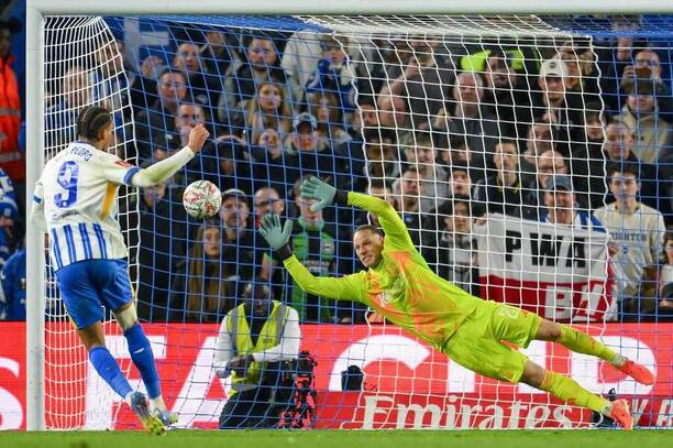 Penaltový rozstřel v utkání Brightonu s Nottinghamem Forest