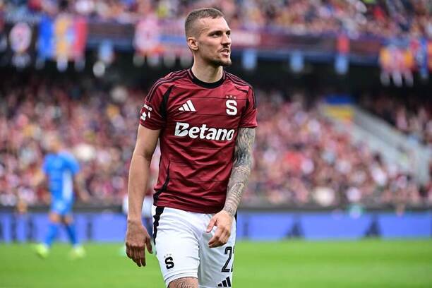 Lukáš Haraslín během zápasu s Mladou Boleslaví