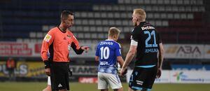 Sudí Lukáš Machač, Filip Zorvan z Olomouce a Václav Jemelka z Plzně, 20. kolo Chance Ligy 2024–25 Sudí Lukáš Machač, Filip Zorvan z Olomouce a Václav Jemelka z Plzně, 20. kolo Chance Ligy 2024–25