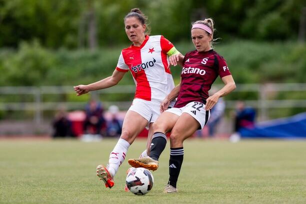 Diana Bartovičová a Franny Černá v pohárovém derby žen mezi Spartou a Slavií