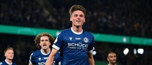 Maximilian Grosser slaví branku proti Leverkusenu, semifinále DFB Pokalu 2024–25