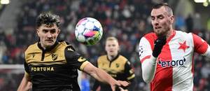 Tomáš Chorý v souboji s Matějem Chalušem, Slavia - Baník ve 22. kole Chance Ligy 2024/25 Tomáš Chorý v souboji s Matějem Chalušem, Slavia - Baník ve 22. kole Chance Ligy 2024/25