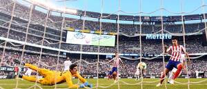 MetLife Stadium bude hostit finále MS 2026 ve fotbale, na snímku Diego Costa dává gól v dresu Atleti