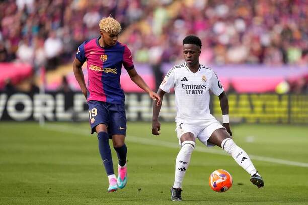 Vinícius Jr. a Lamine Yamal na fotce z května 2025
