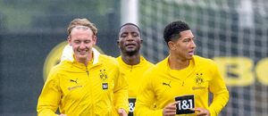 Julian Brandt, Serhou Guirassy a Jobe Bellingham z Dortmundu během tréninku, červen 2025 Julian Brandt, Serhou Guirassy a Jobe Bellingham z Dortmundu během tréninku, červen 2025