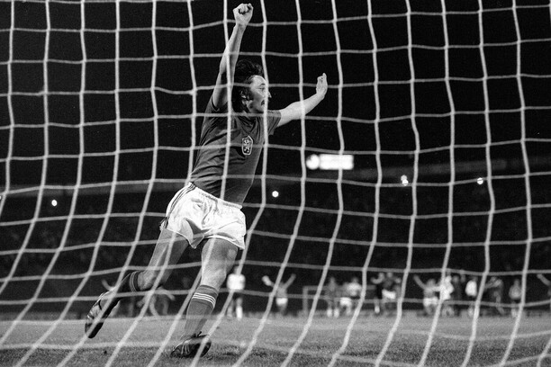 Antonín Panenka vršovickým dloubákem rozhodl o triumfu Československa na Euru 1976