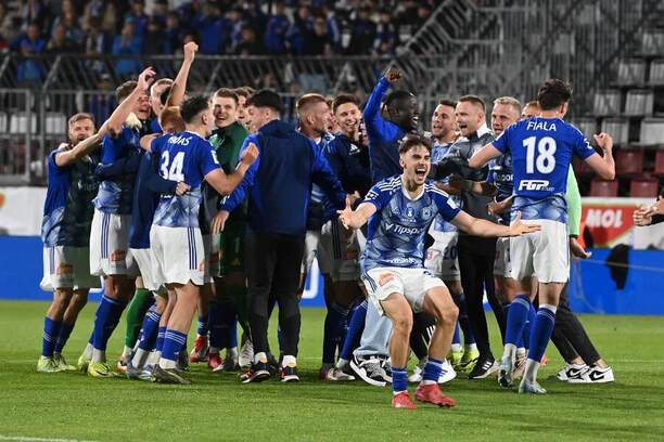 Fotbalisté Sigmy se radují z vítězství v MOL Cupu