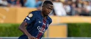 Obránce PSG Willian Pacho v duelu proti celku Botafogo na MS klubů 2025