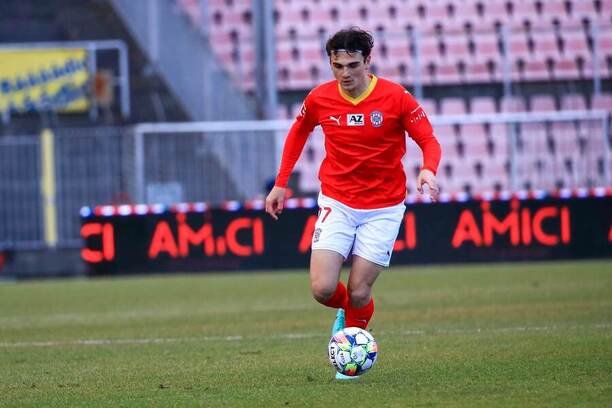 Na fotce hráč Zbrojovky Brno Lucas Kubr