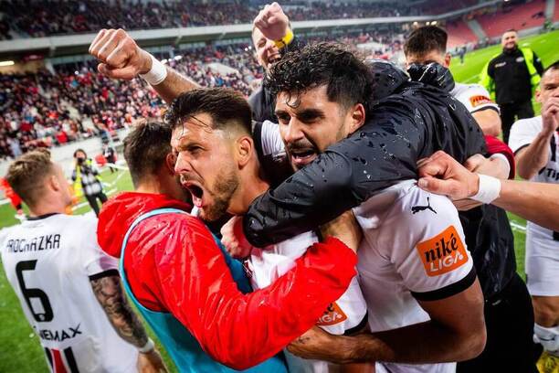 Michal Ďuriš (Spartak Trnava) se raduje z výhry nad Slovanem Bratislava