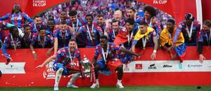 Crystal Palace oslavili zisk FA Cupu, možná ale budou hrát jen Konferenční ligu Crystal Palace oslavili zisk FA Cupu, možná ale budou hrát jen Konferenční ligu