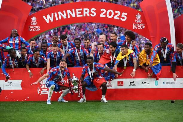 Crystal Palace oslavili zisk FA Cupu, možná ale budou hrát jen Konferenční ligu